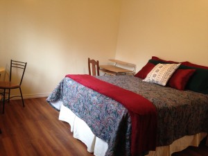 Room 3 includes Queen size bed, desk and table